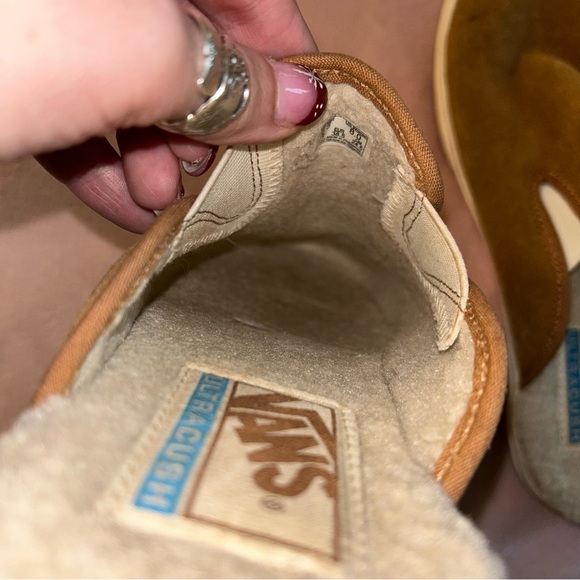 Vans ultracush brown suede and sherpa mules size 8 women’s or 6.5 men’s - Picture 7 of 8